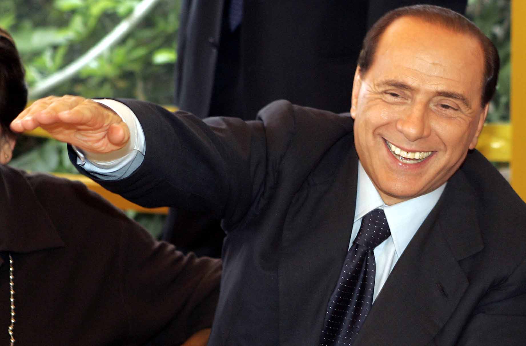 milestone - [Retrospettiva] La storia di Silvio Berlusconi - [Retrospettiva] La storia di Silvio Berlusconi